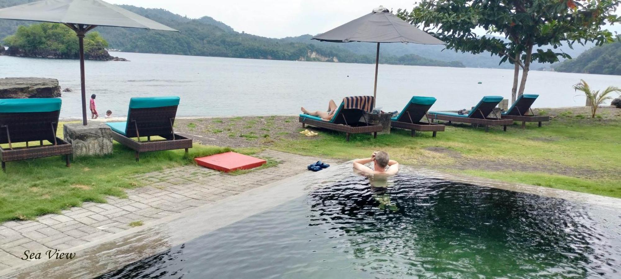 Cocotinos Lembeh A Boutique Dive Lodge Bitung Exterior foto